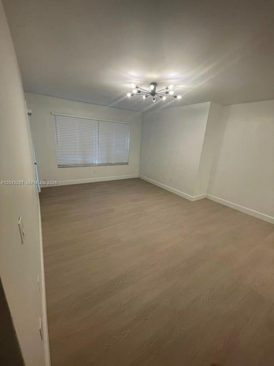 For Rent: $2,000 (2 beds, 1 baths, 800 Square Feet)