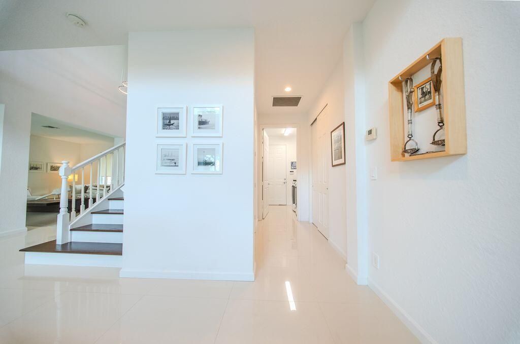 163 Bella Vista Stairs Laundy Room
