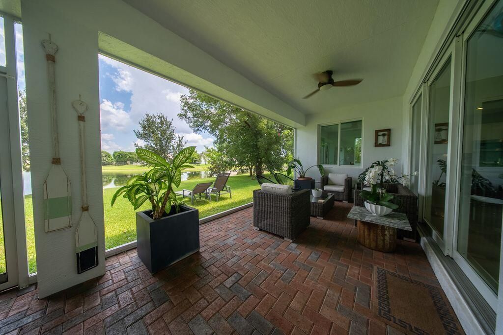 163 Bella Vista Patio Area