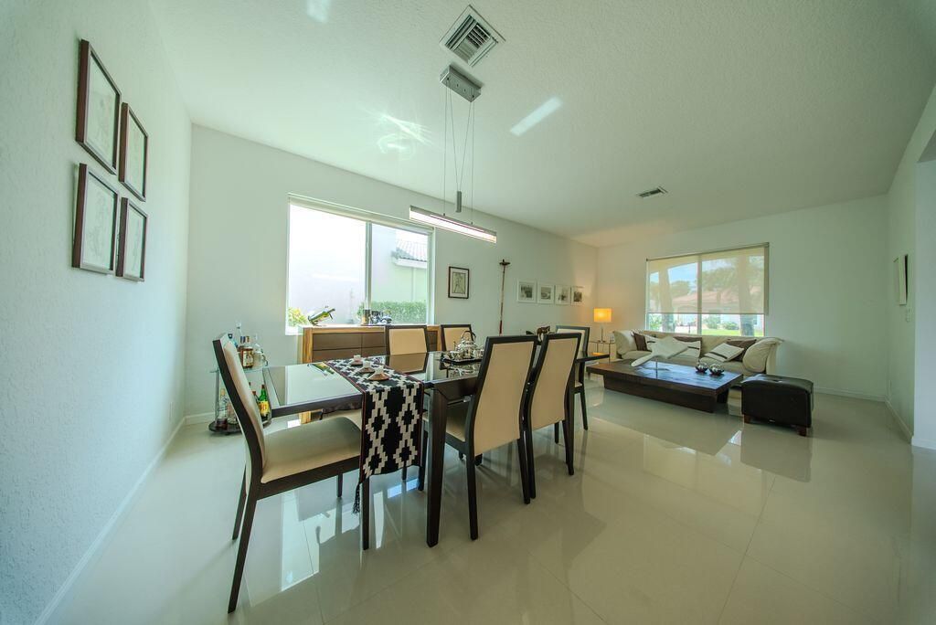 163 Bella Vista Dining Room