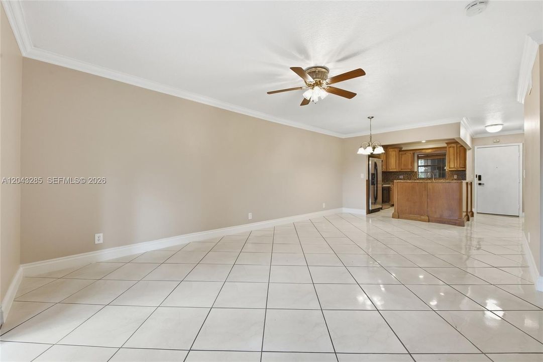 For Rent: $2,000 (2 beds, 2 baths, 958 Square Feet)