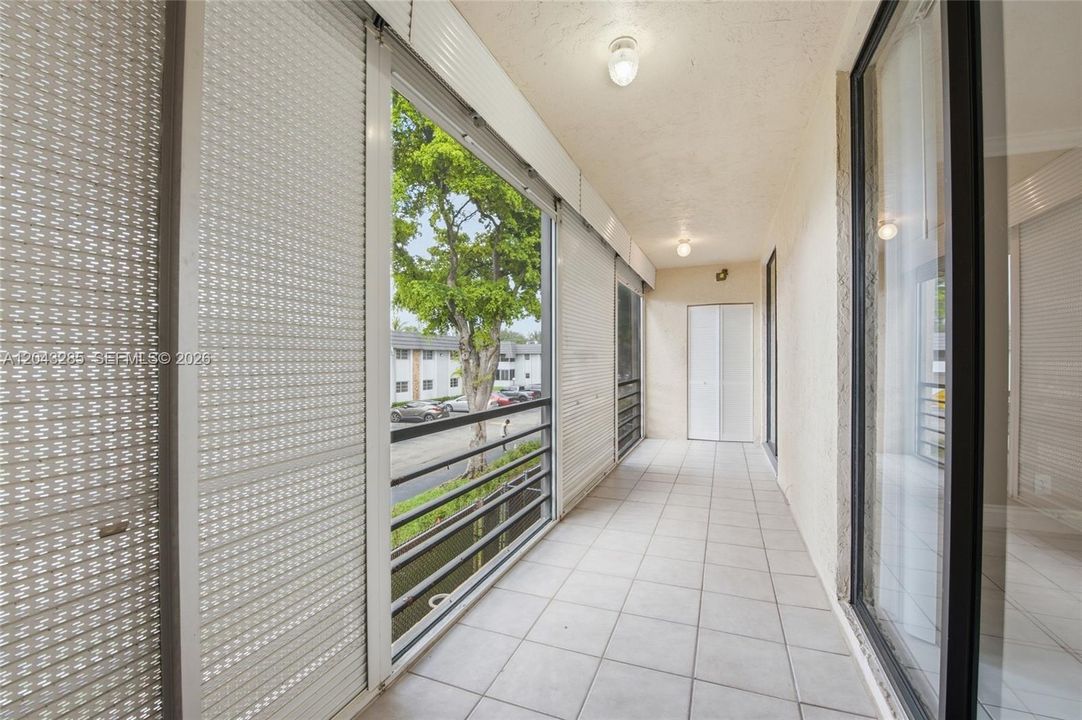 For Rent: $2,000 (2 beds, 2 baths, 958 Square Feet)