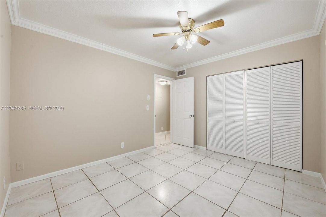 For Rent: $2,000 (2 beds, 2 baths, 958 Square Feet)