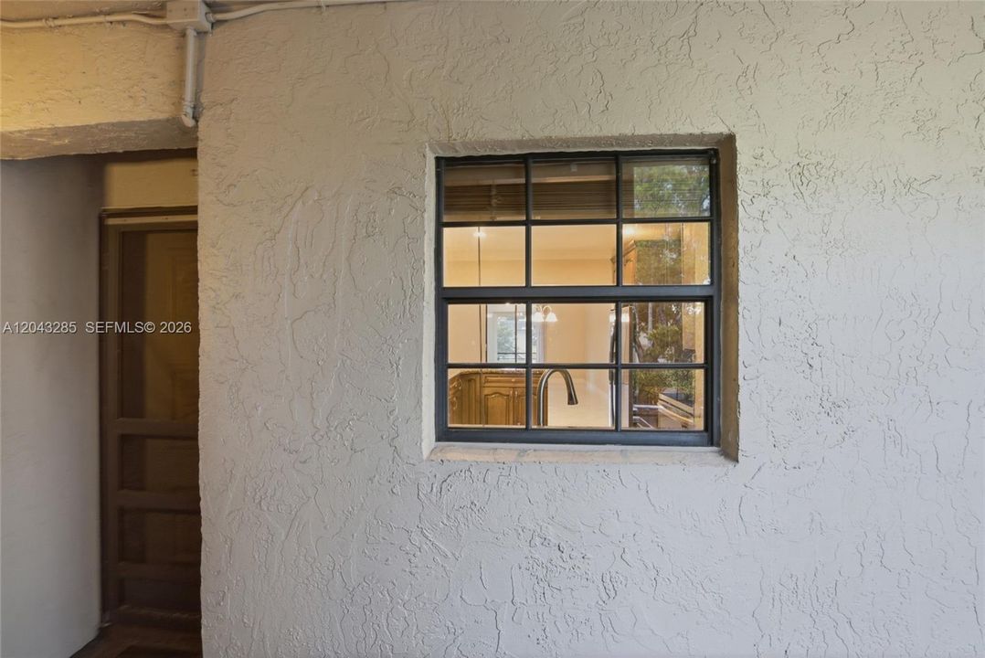 For Rent: $2,000 (2 beds, 2 baths, 958 Square Feet)