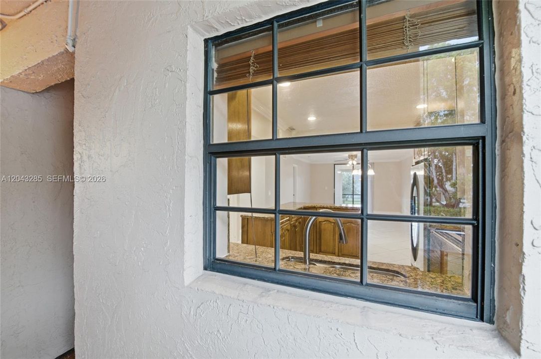 For Rent: $2,000 (2 beds, 2 baths, 958 Square Feet)