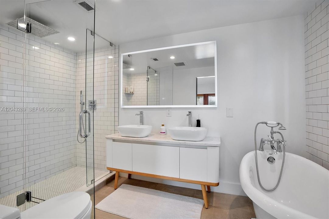 For Sale: $2,490,000 (3 beds, 2 baths, 2967 Square Feet)
