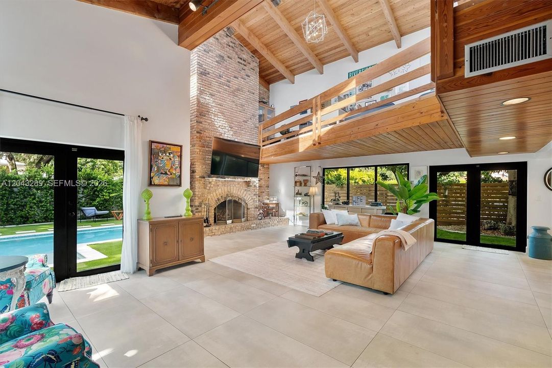 For Sale: $2,490,000 (3 beds, 2 baths, 2967 Square Feet)