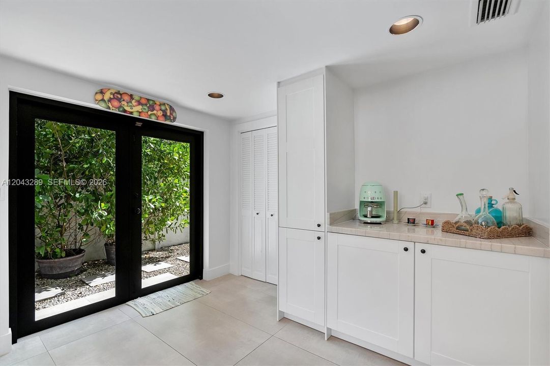 For Sale: $2,490,000 (3 beds, 2 baths, 2967 Square Feet)