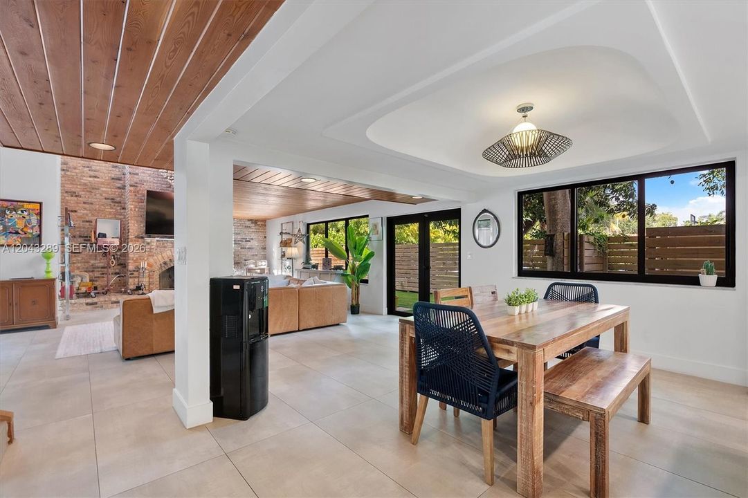 For Sale: $2,490,000 (3 beds, 2 baths, 2967 Square Feet)