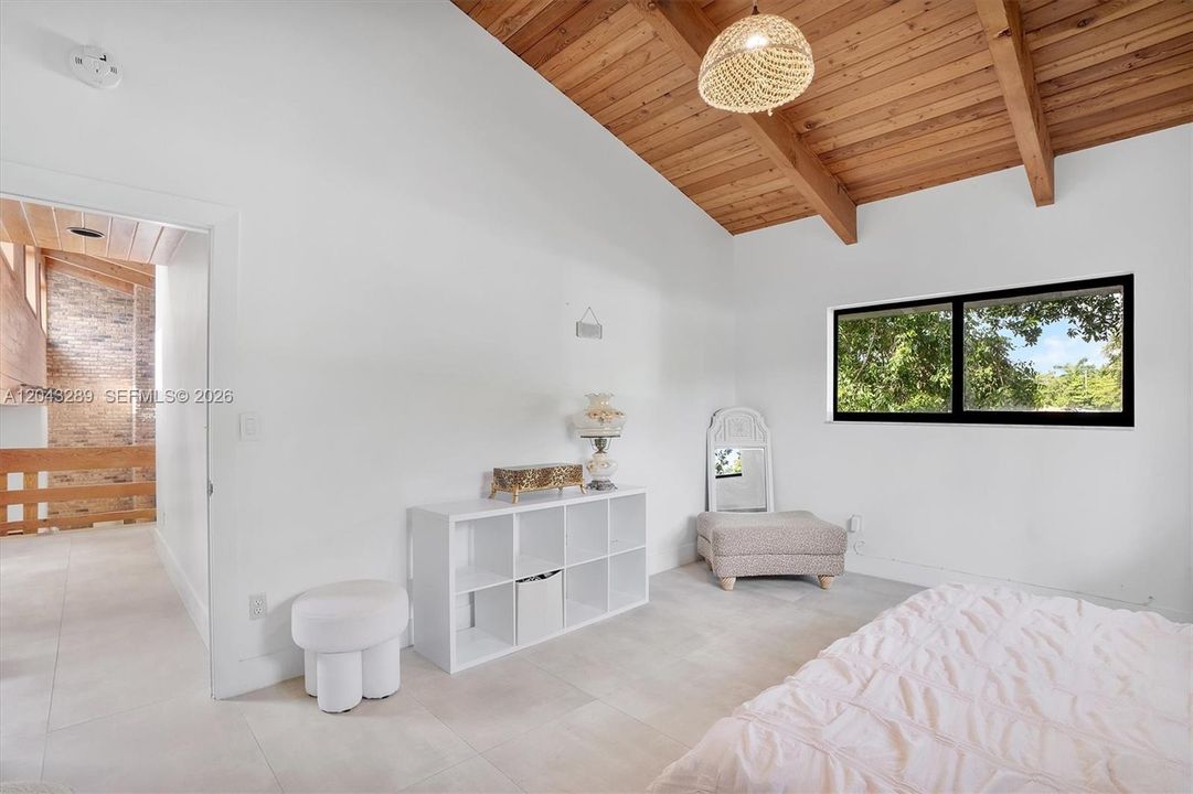 For Sale: $2,490,000 (3 beds, 2 baths, 2967 Square Feet)
