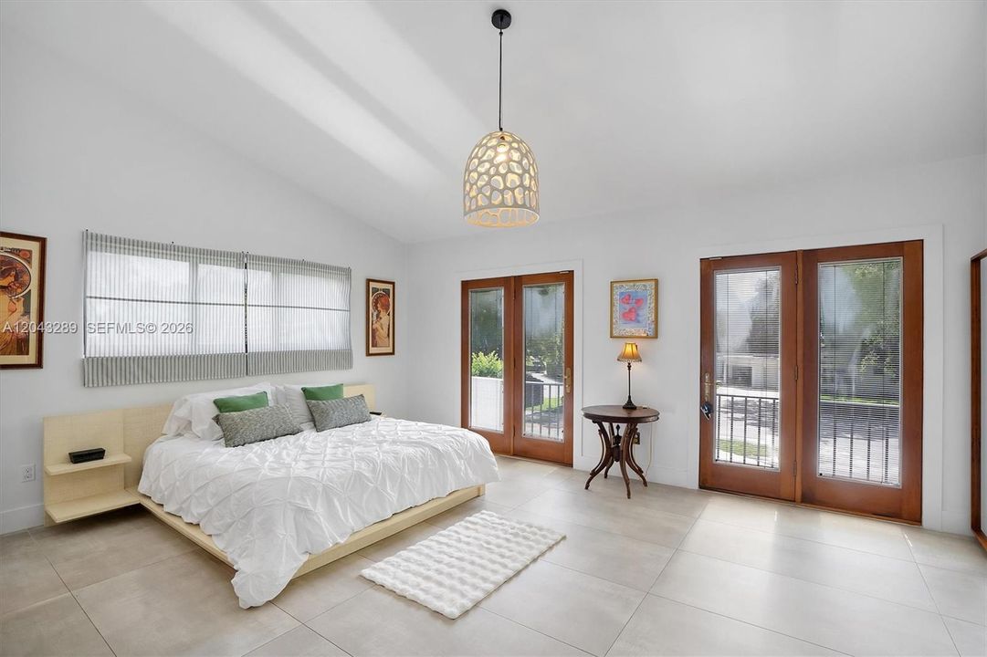 For Sale: $2,490,000 (3 beds, 2 baths, 2967 Square Feet)