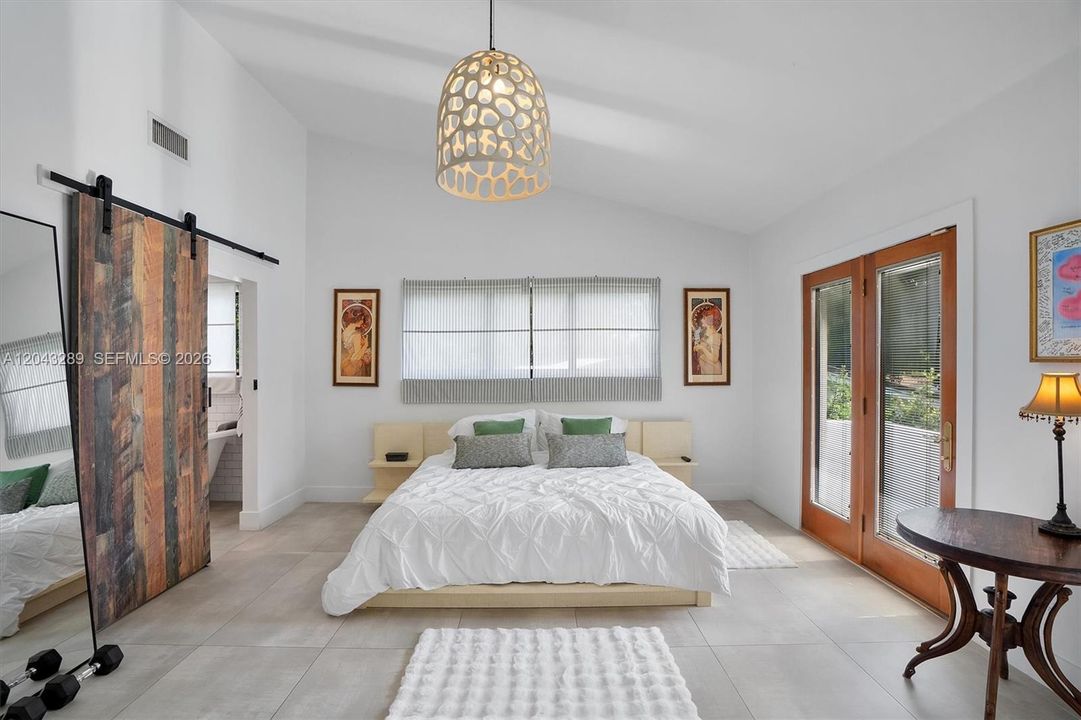 For Sale: $2,490,000 (3 beds, 2 baths, 2967 Square Feet)