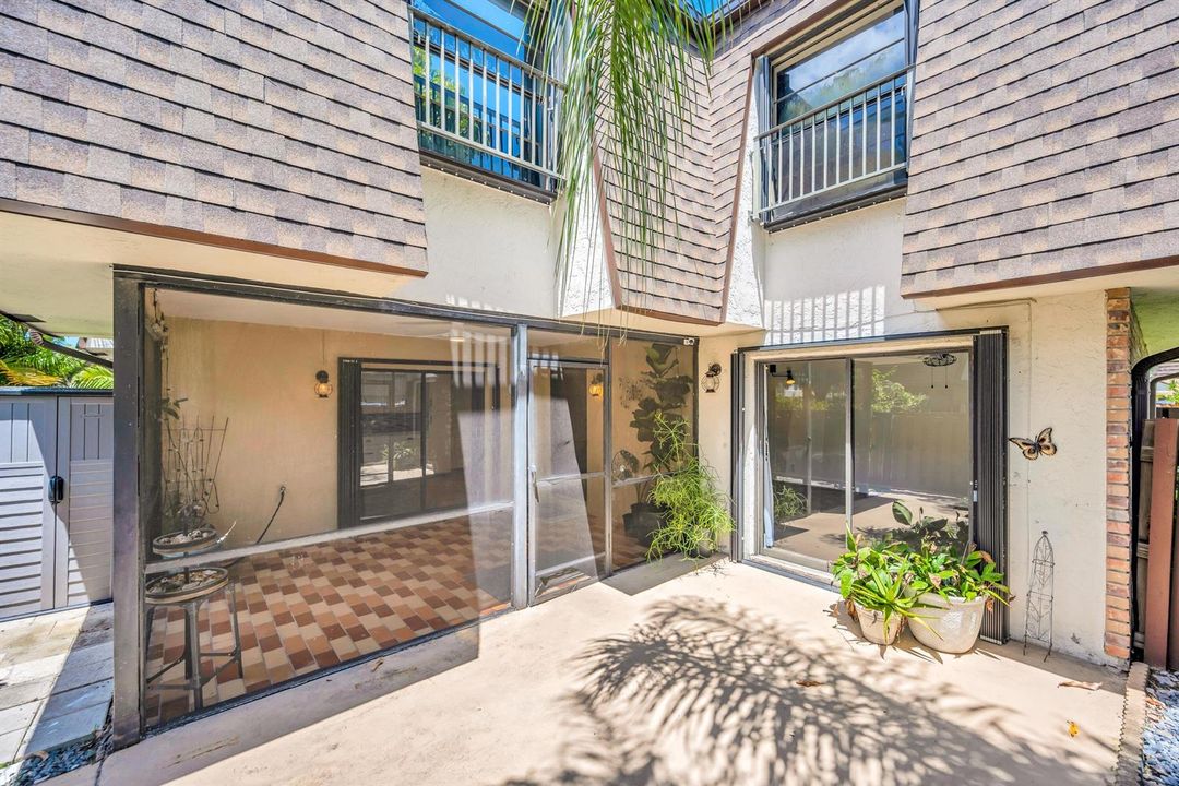 2620 NW 99TH AVE-4