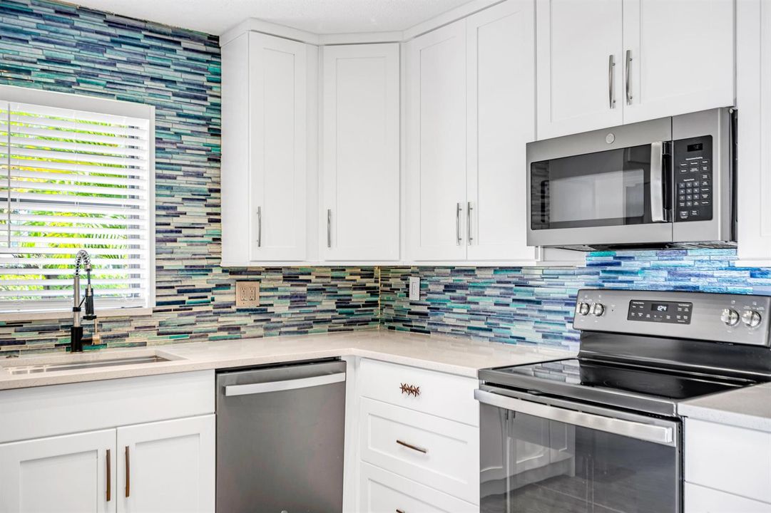 2620 NW 99TH AVE-19