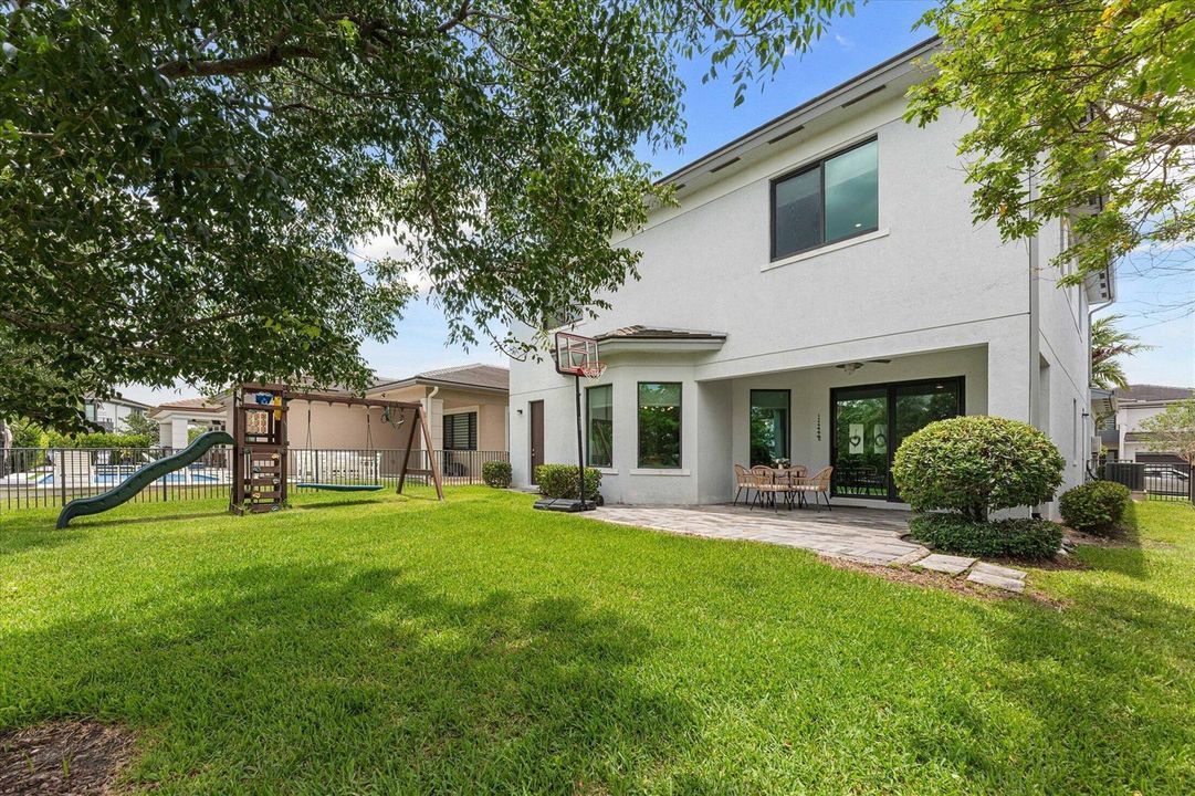 23-10765 Windward St, Parkland-25