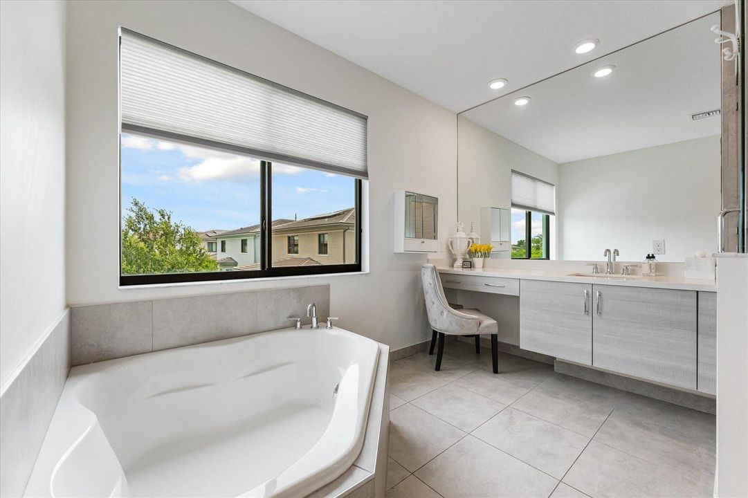 35-10765 Windward St, Parkland-37