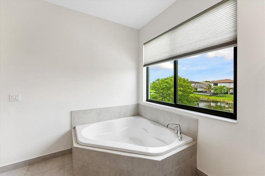 37-10765 Windward St, Parkland-35