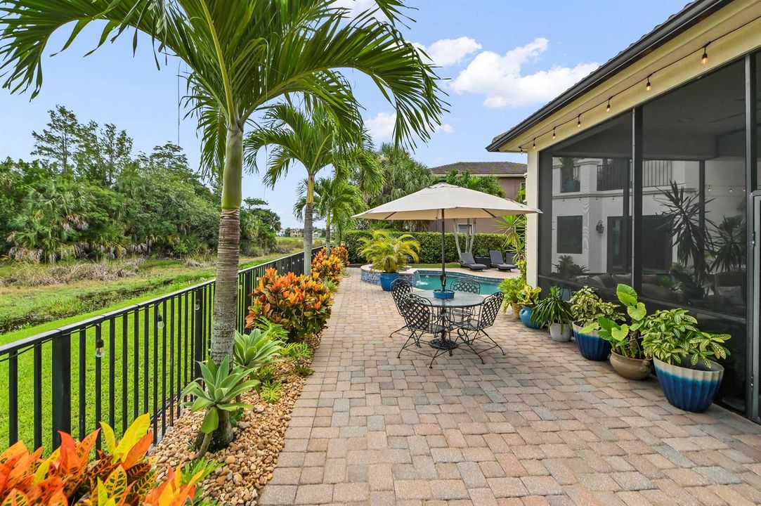 68 Patio 01