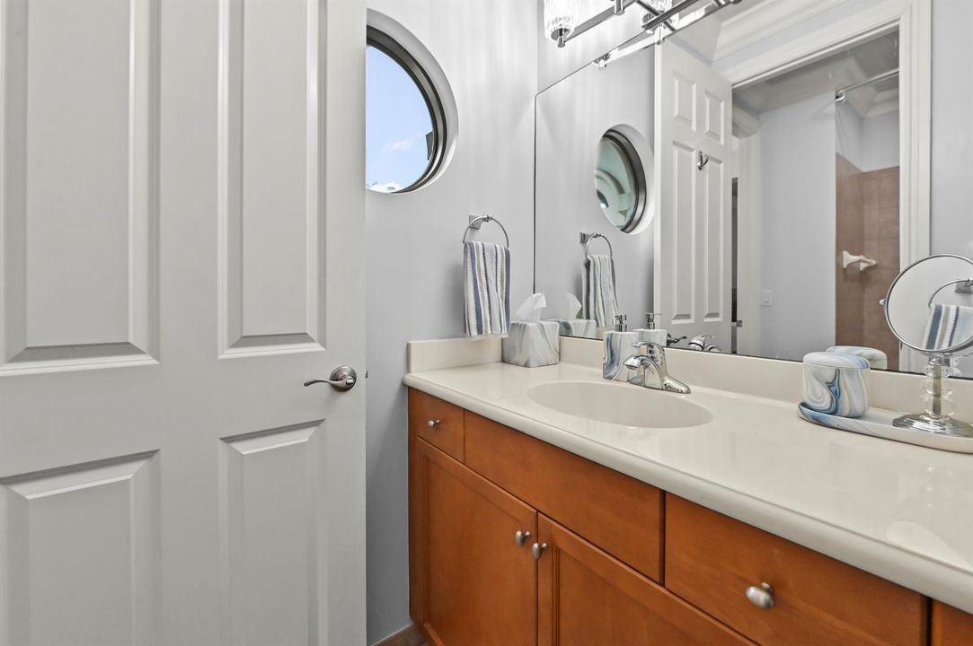58 Bathroom 04