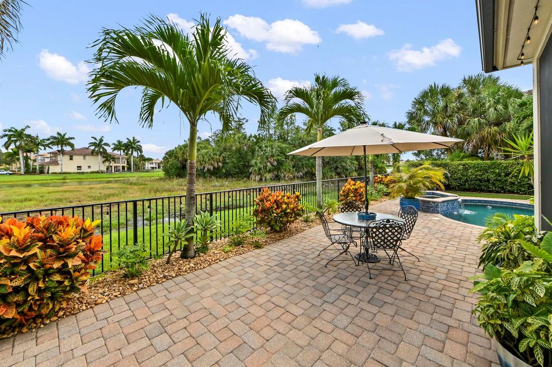 69 Patio 02