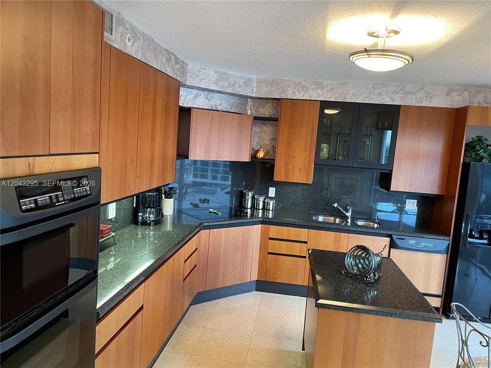 En Renta: $6,950 (2 camas, 2 baños, 1590 Pies cuadrados)