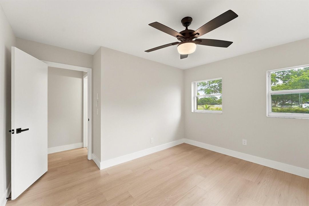18_bedroom