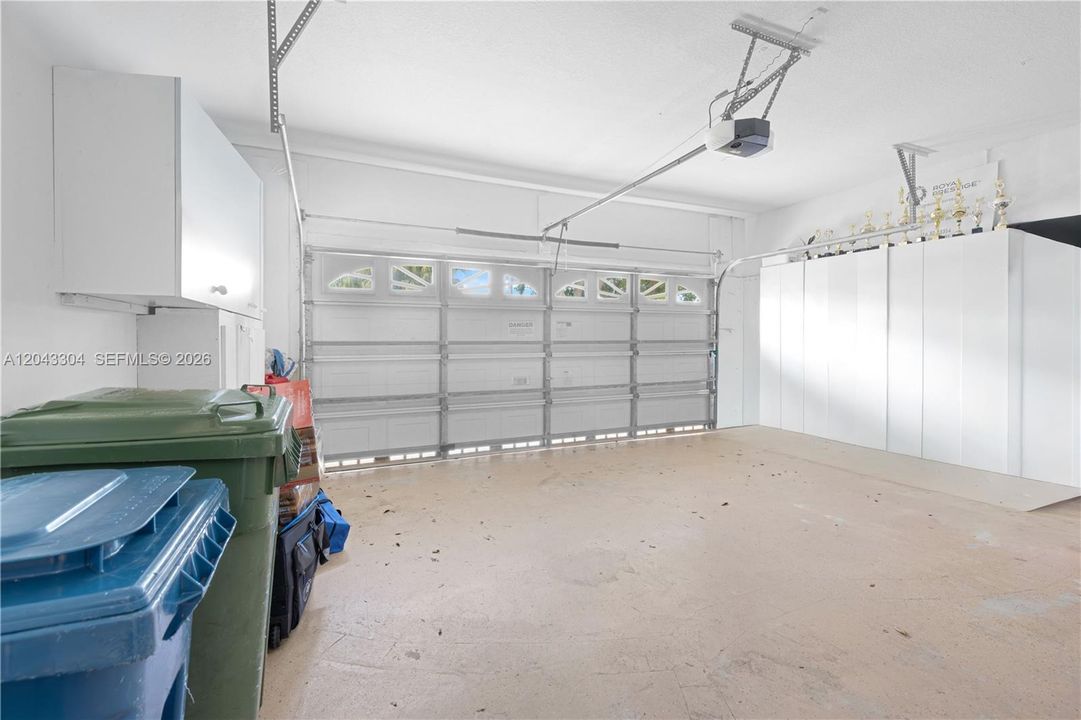 В аренду: $5,500 (4 спален, 2 ванн, 2255 Квадратных фут)