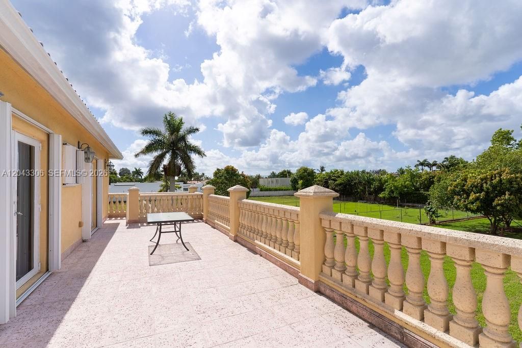 En Venta: $2,700,000 (6 camas, 6 baños, 4161 Pies cuadrados)