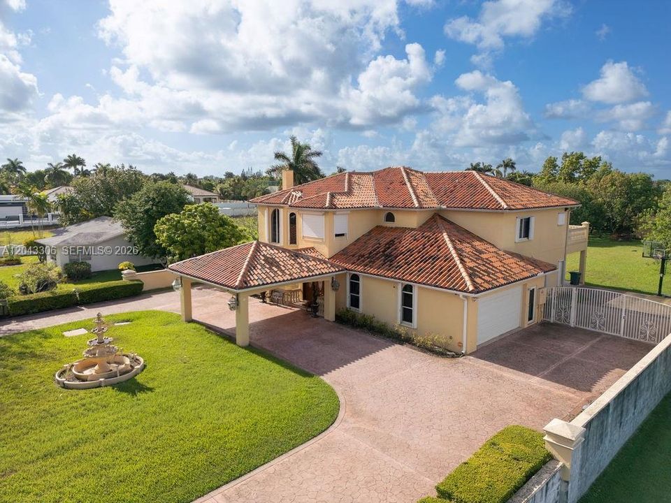 En Venta: $2,700,000 (6 camas, 6 baños, 4161 Pies cuadrados)