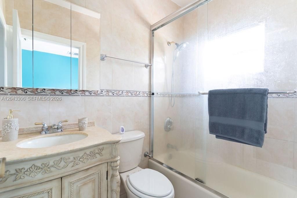 En Venta: $2,700,000 (6 camas, 6 baños, 4161 Pies cuadrados)