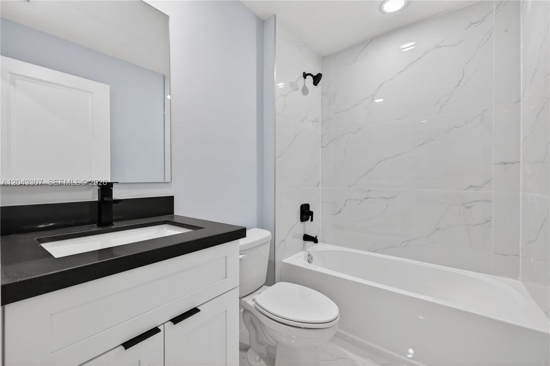 На продажу: $289,000 (4 спален, 2 ванн, 1450 Квадратных фут)