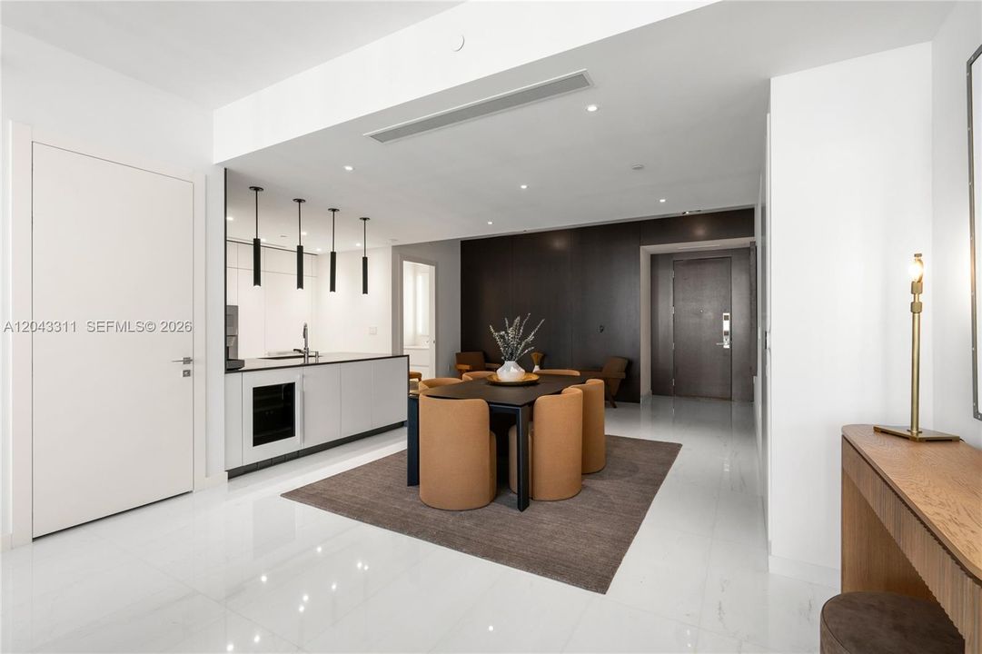 В аренду: $12,500 (2 спален, 2 ванн, 1437 Квадратных фут)
