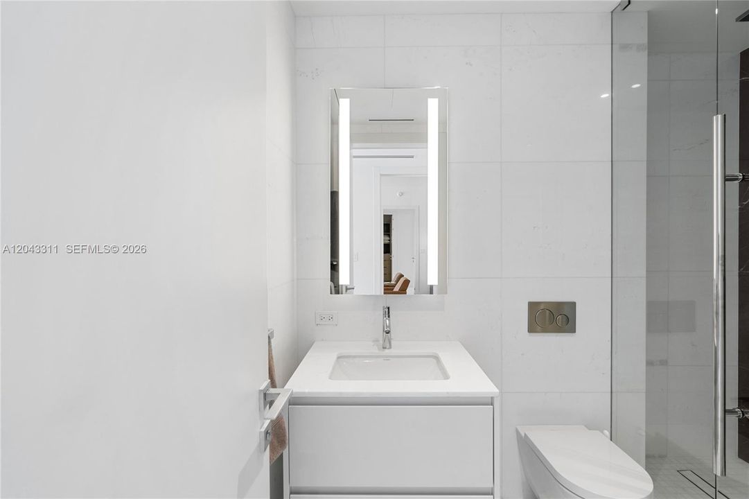 В аренду: $12,500 (2 спален, 2 ванн, 1437 Квадратных фут)