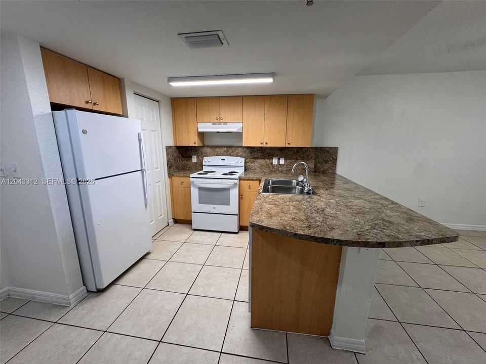 For Rent: $1,656 (2 beds, 2 baths, 784 Square Feet)