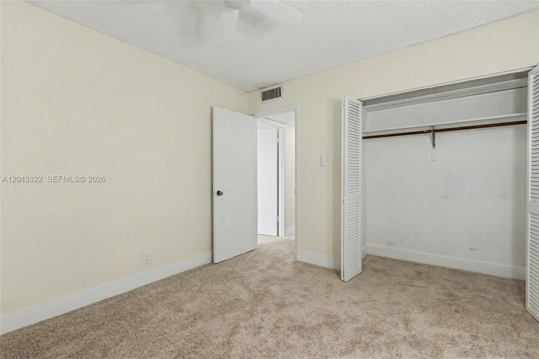 For Sale: $110,000 (2 beds, 2 baths, 968 Square Feet)