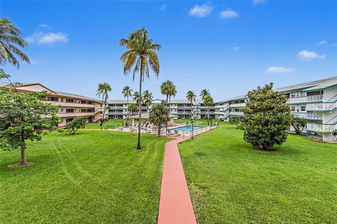 For Sale: $110,000 (2 beds, 2 baths, 968 Square Feet)
