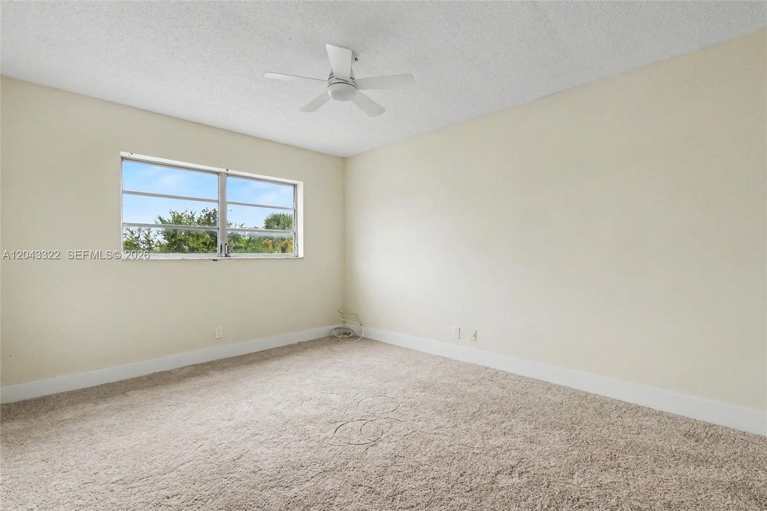 For Sale: $110,000 (2 beds, 2 baths, 968 Square Feet)