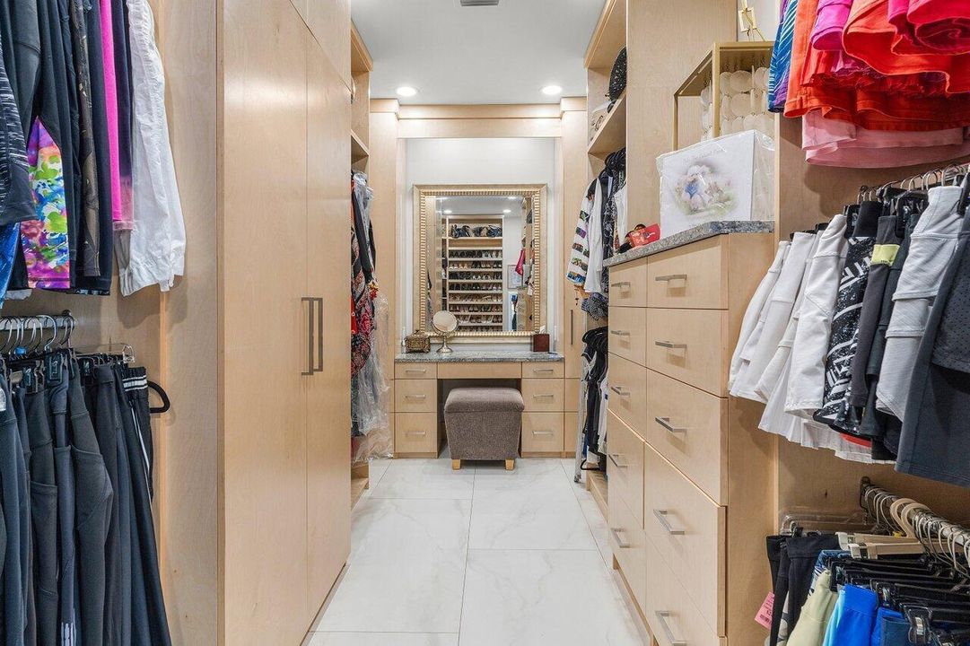 Custom closet