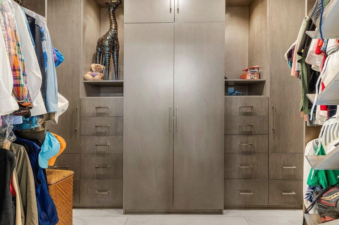 Custom closet