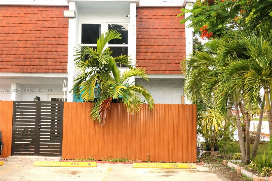 На продажу: $449,000 (3 спален, 2 ванн, 1545 Квадратных фут)