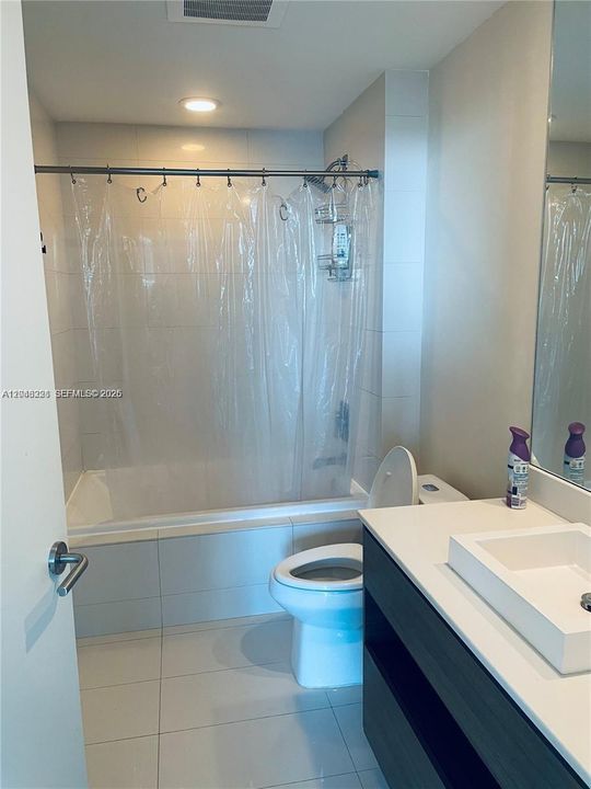 В аренду: $2,700 (0 спален, 1 ванн, 530 Квадратных фут)