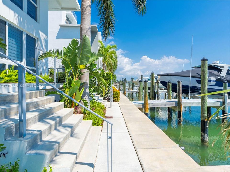 For Rent: $8,900 (3 beds, 3 baths, 2456 Square Feet)