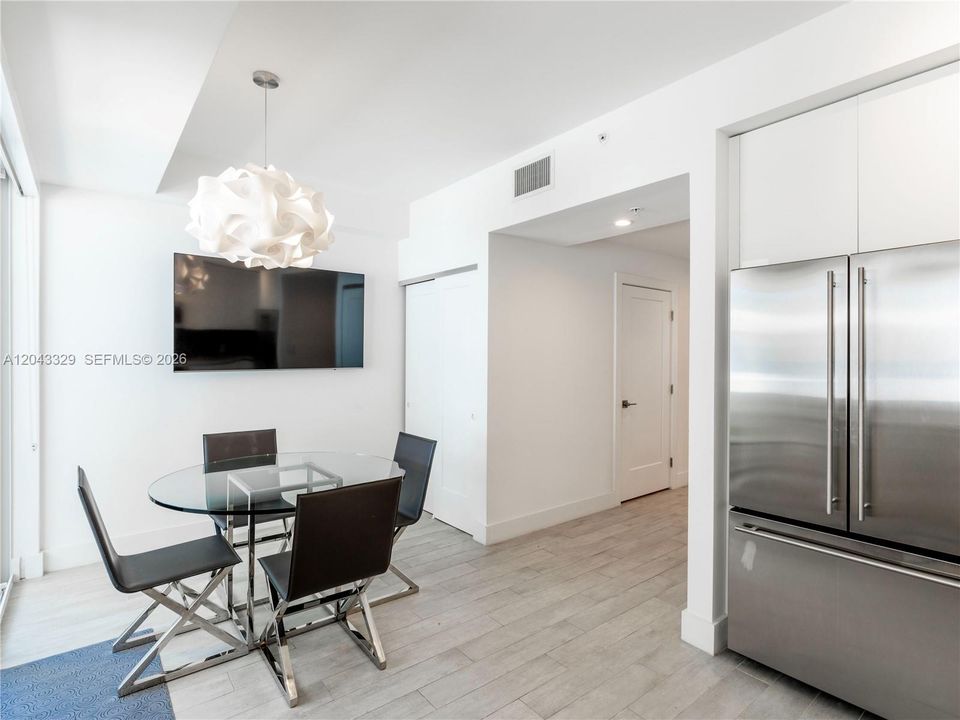 For Rent: $8,900 (3 beds, 3 baths, 2456 Square Feet)