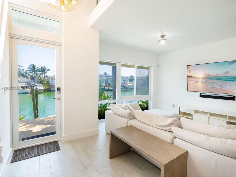 For Rent: $8,900 (3 beds, 3 baths, 2456 Square Feet)
