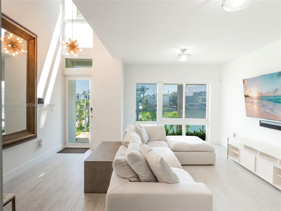 For Rent: $8,900 (3 beds, 3 baths, 2456 Square Feet)