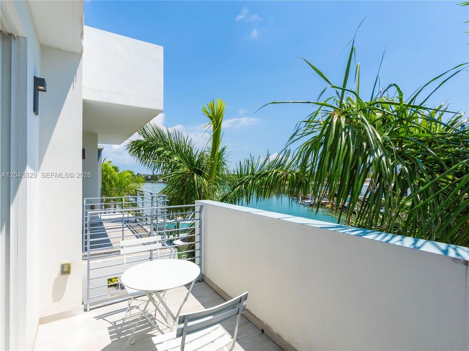 For Rent: $8,900 (3 beds, 3 baths, 2456 Square Feet)