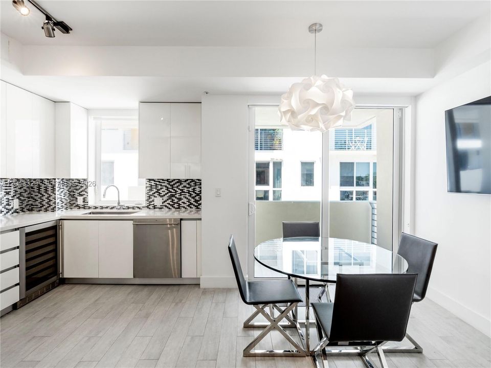 For Rent: $8,900 (3 beds, 3 baths, 2456 Square Feet)