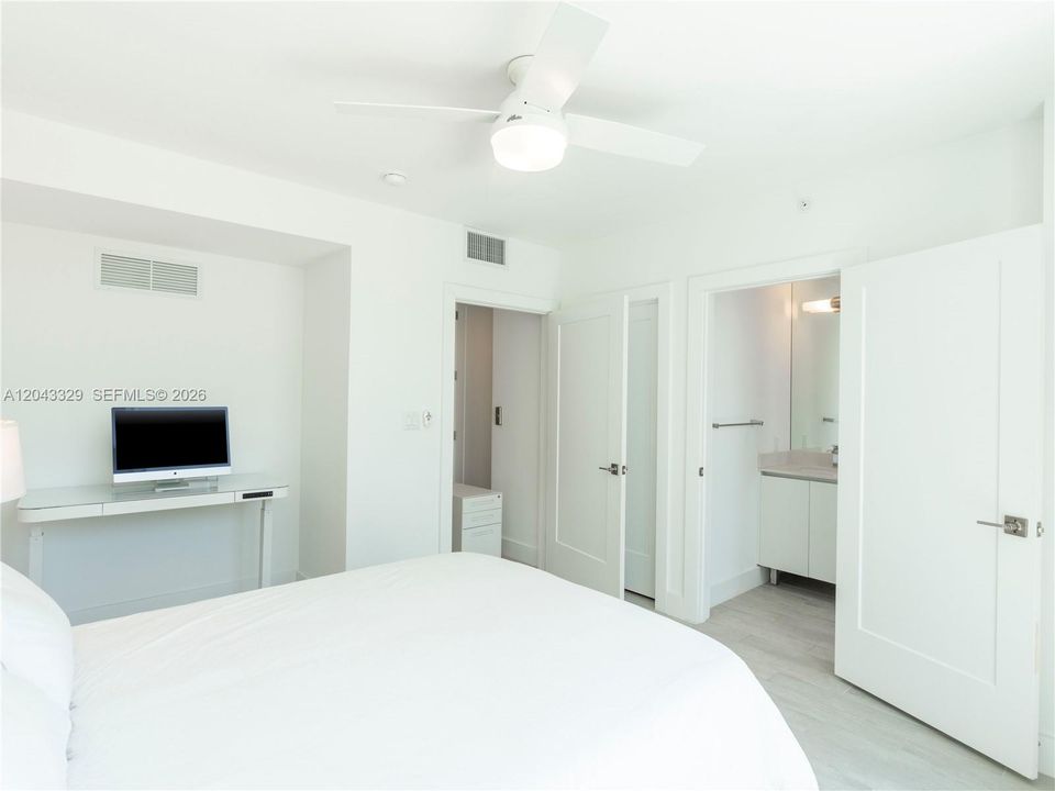 For Rent: $8,900 (3 beds, 3 baths, 2456 Square Feet)