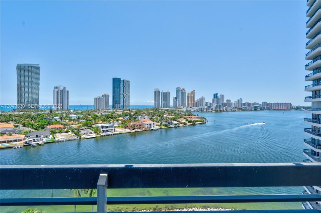 В аренду: $4,250 (2 спален, 2 ванн, 1447 Квадратных фут)