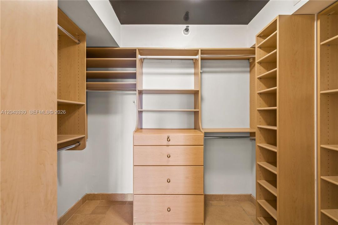 В аренду: $4,250 (2 спален, 2 ванн, 1447 Квадратных фут)